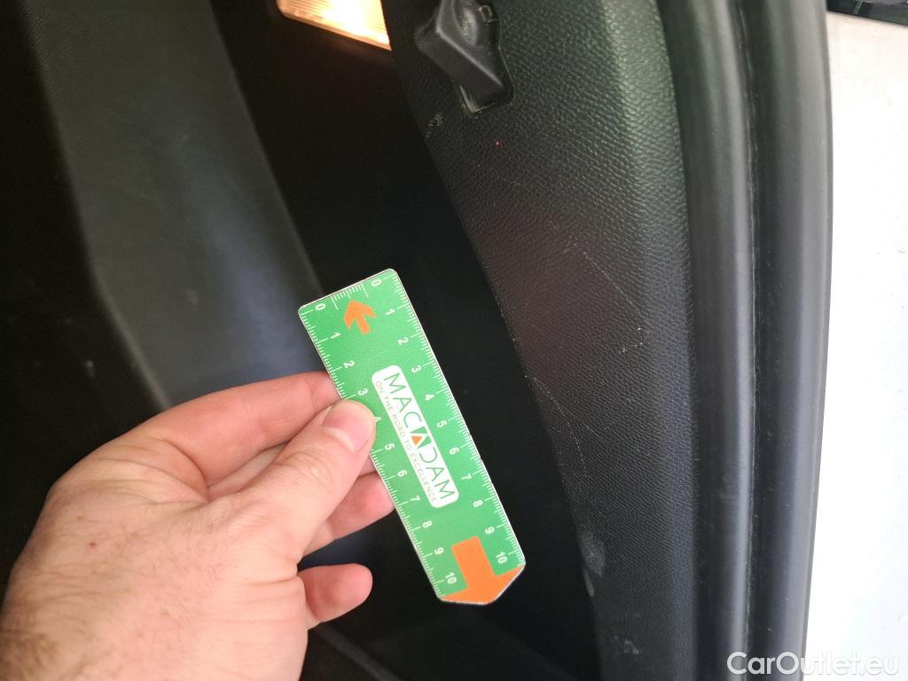  Peugeot  2008  Allure 1.5 HDi 130CV BVA8 E6d #13