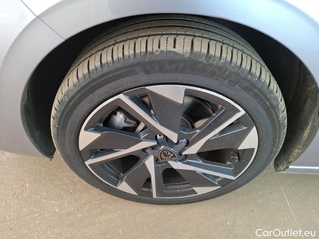  Peugeot  308 PEUGEOT  SW / 2021 / 5P / Break PureTech 130 S&S EAT 8 ALLURE PACK #18