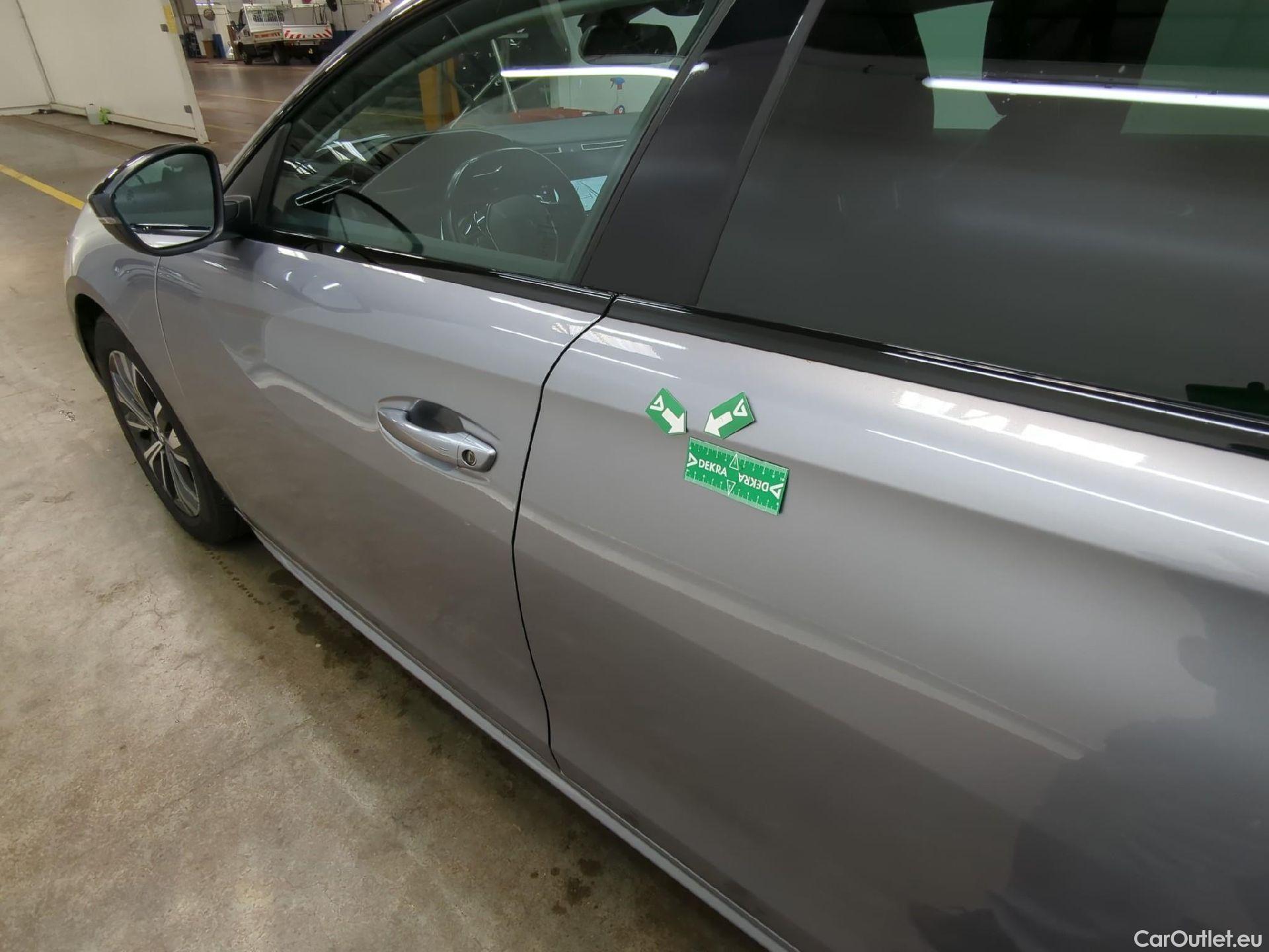  Peugeot  508 PEUGEOT  SW / 2018 / 5P / Break BlueHDi 130 S&S EAT8 Allure Pack #17