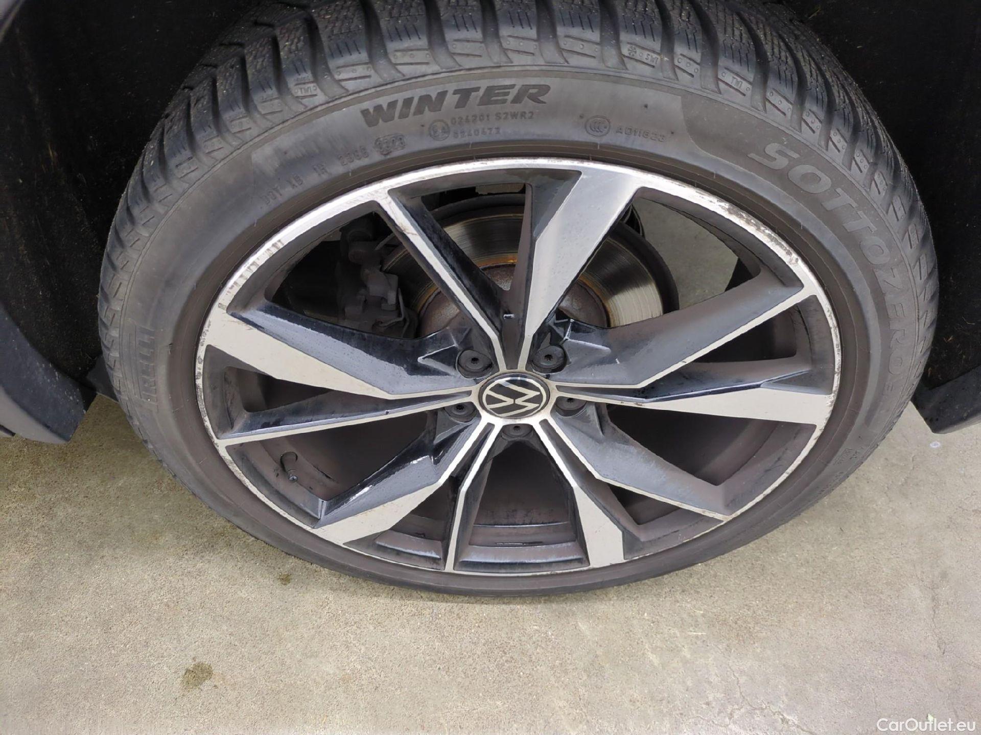  Volkswagen  Tiguan VOLKSWAGEN  Allspace / 2021 / 5P / SUV 2.0 TDI 150 DSG7 R-Line #21