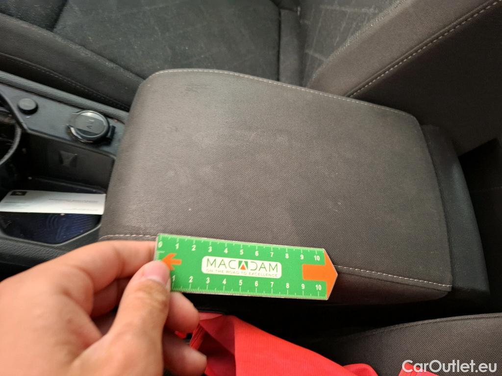  Volkswagen  Golf  VOLKSWAGEN / 2020 / 5P / Berline 1.5 eTSI OPF 150 DSG7 Life 1st #25