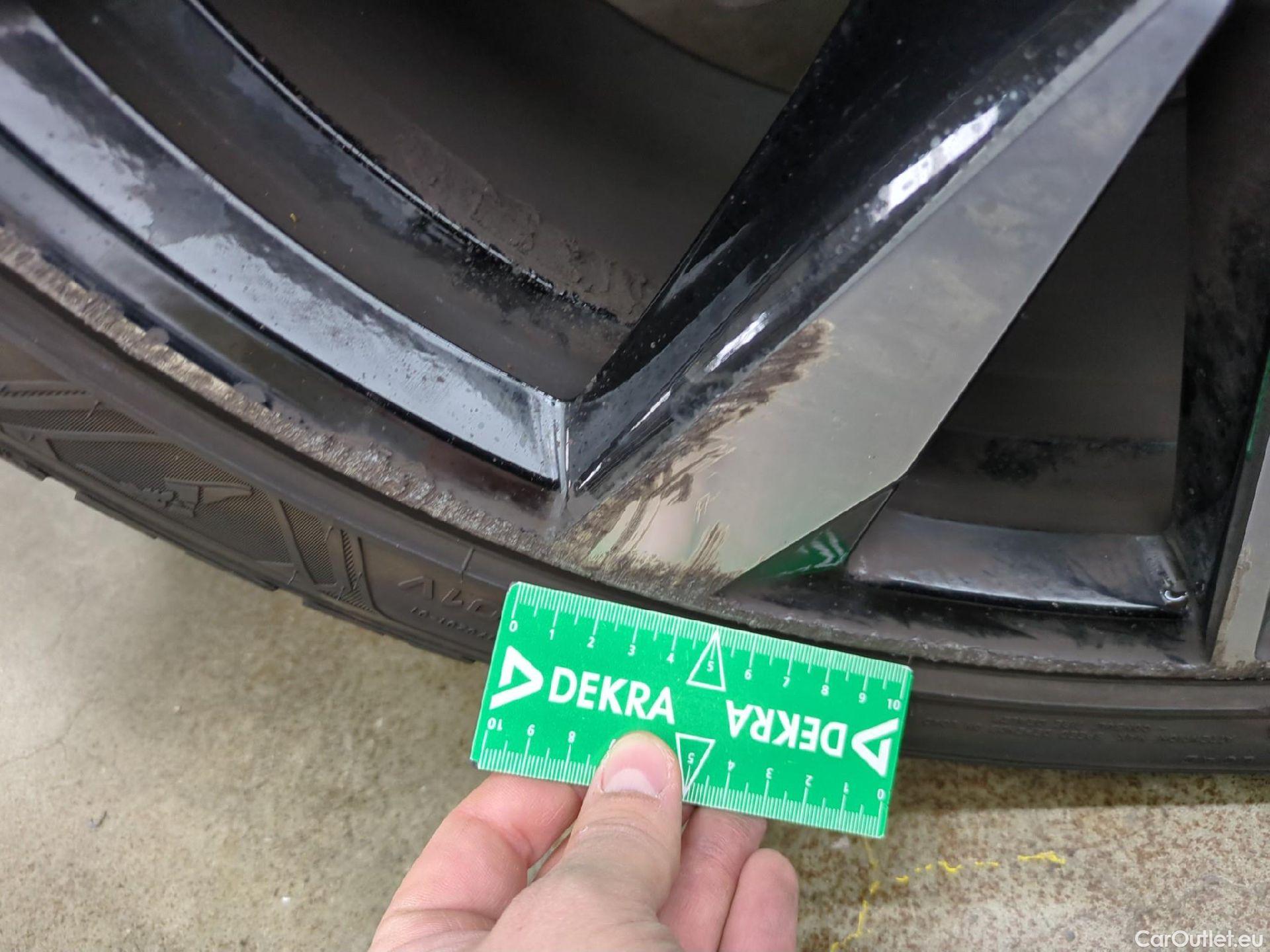  Volkswagen  Tiguan VOLKSWAGEN  Allspace / 2021 / 5P / SUV 2.0 TDI 150 DSG7 R-Line #17