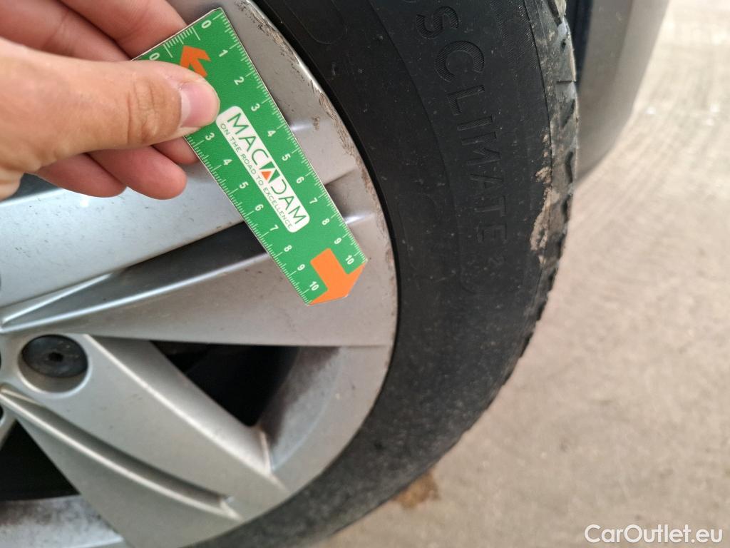  Volkswagen  Golf  VOLKSWAGEN / 2020 / 5P / Berline 1.5 eTSI OPF 150 DSG7 Life 1st #18