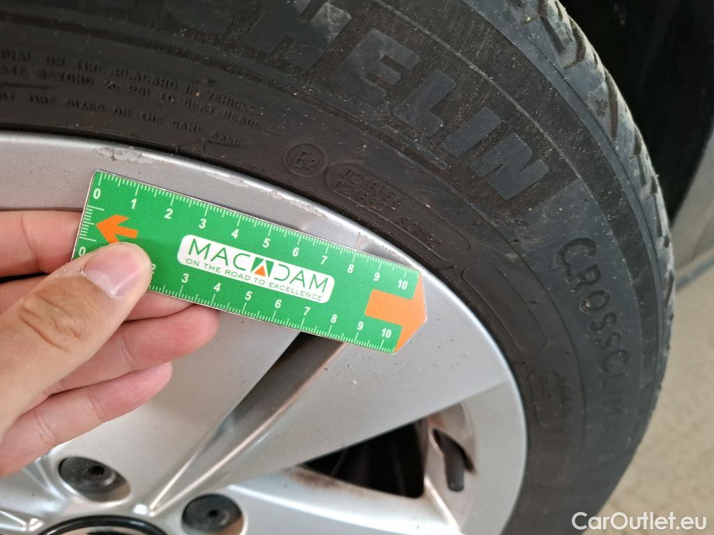  Volkswagen  Golf  VOLKSWAGEN / 2020 / 5P / Berline 1.5 eTSI OPF 150 DSG7 Life 1st #13