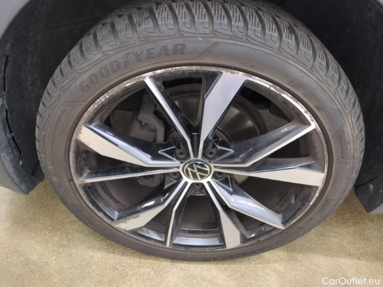  Volkswagen  Tiguan VOLKSWAGEN  Allspace / 2021 / 5P / SUV 2.0 TDI 150 DSG7 R-Line #14