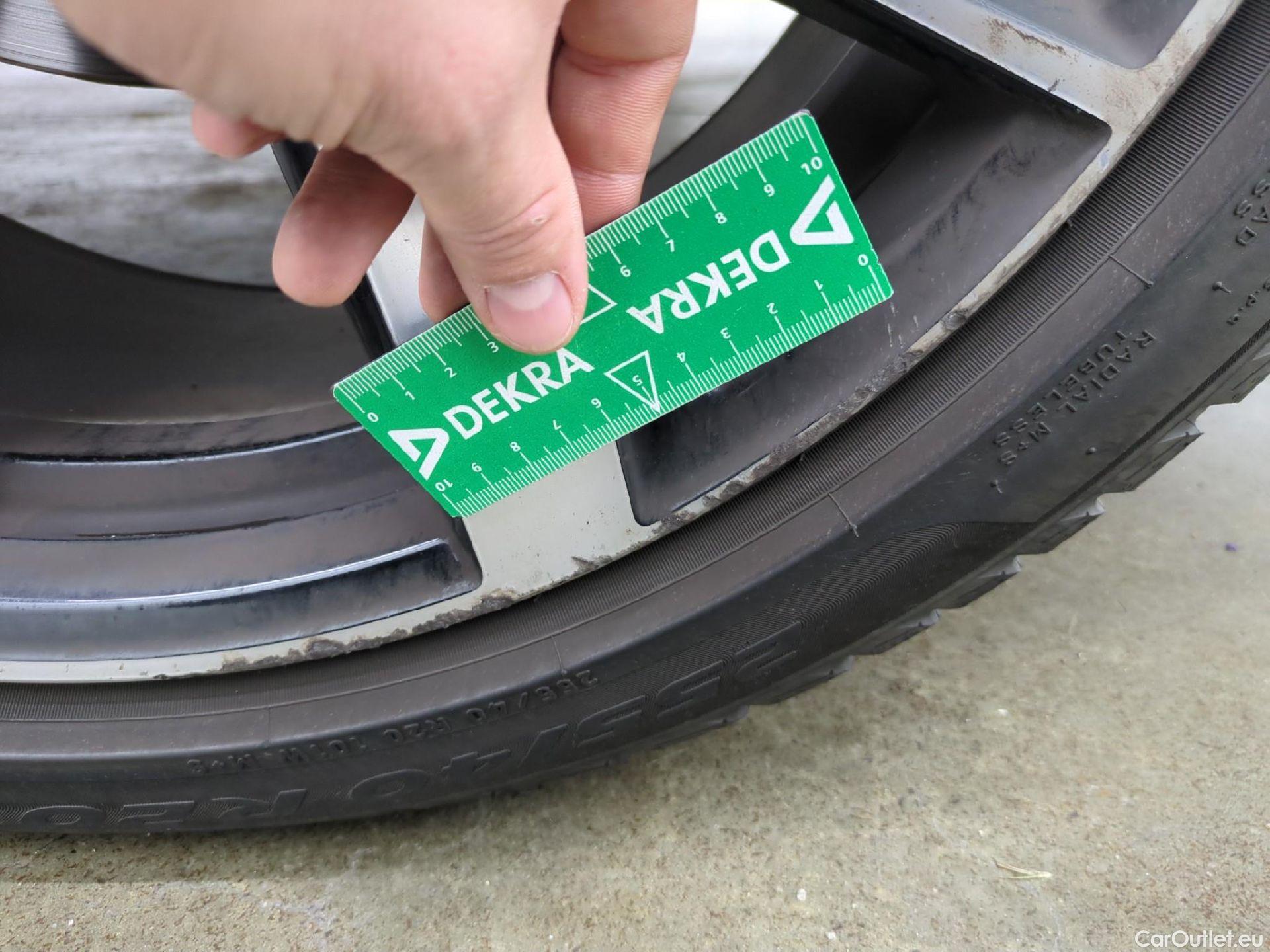  Volkswagen  Tiguan VOLKSWAGEN  Allspace / 2021 / 5P / SUV 2.0 TDI 150 DSG7 R-Line #26