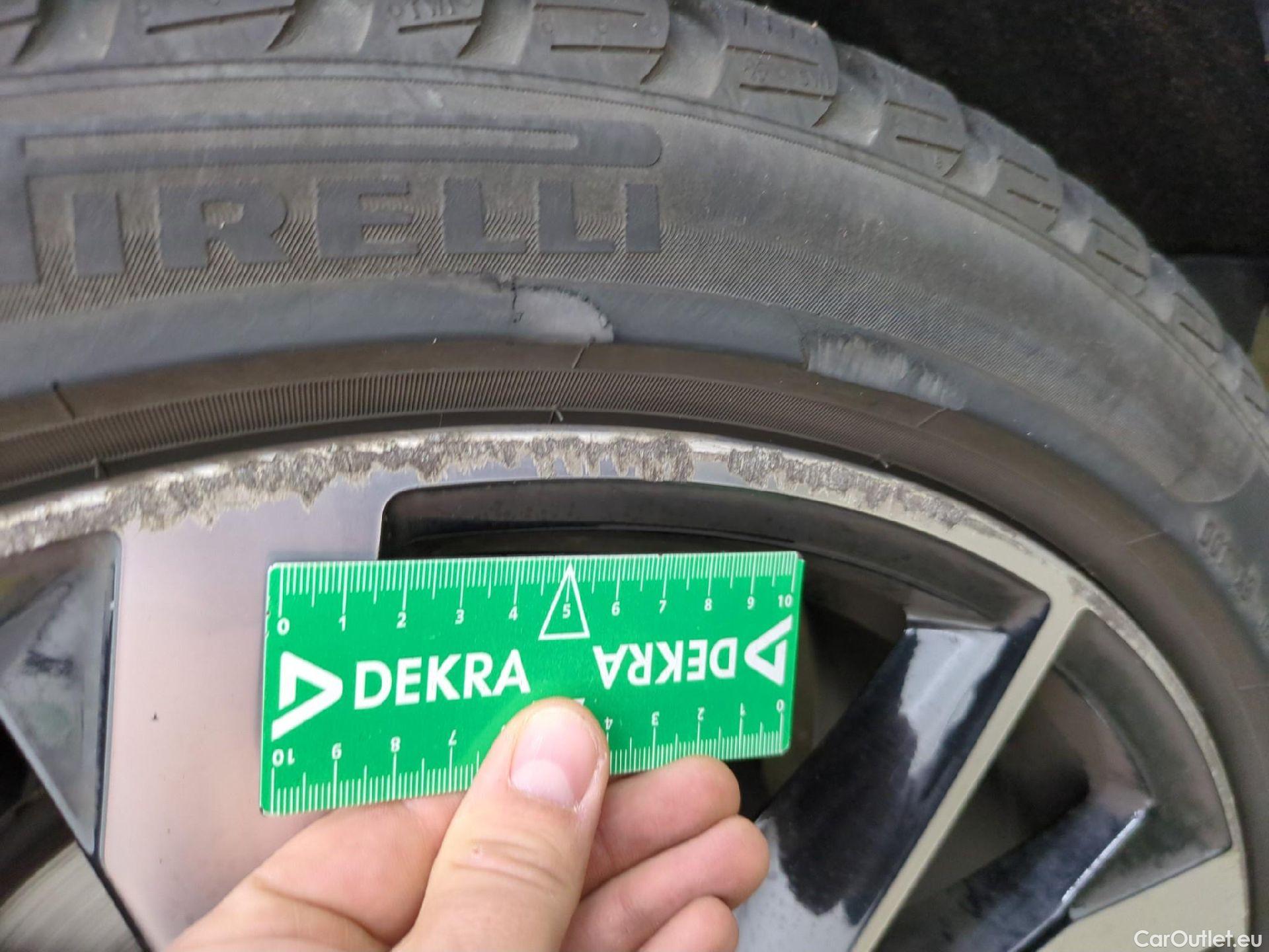  Volkswagen  Tiguan VOLKSWAGEN  Allspace / 2021 / 5P / SUV 2.0 TDI 150 DSG7 R-Line #29