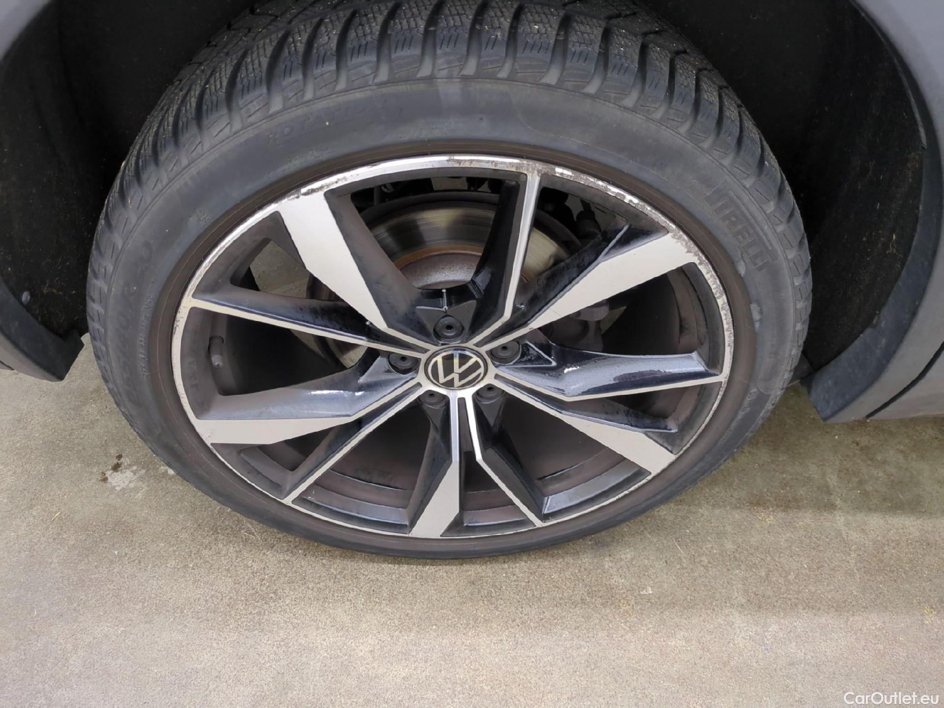  Volkswagen  Tiguan VOLKSWAGEN  Allspace / 2021 / 5P / SUV 2.0 TDI 150 DSG7 R-Line #28