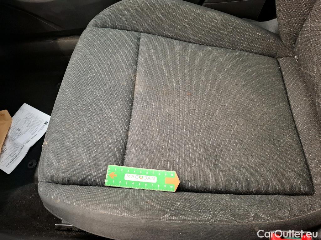  Volkswagen  Golf  VOLKSWAGEN / 2020 / 5P / Berline 1.5 eTSI OPF 150 DSG7 Life 1st #24