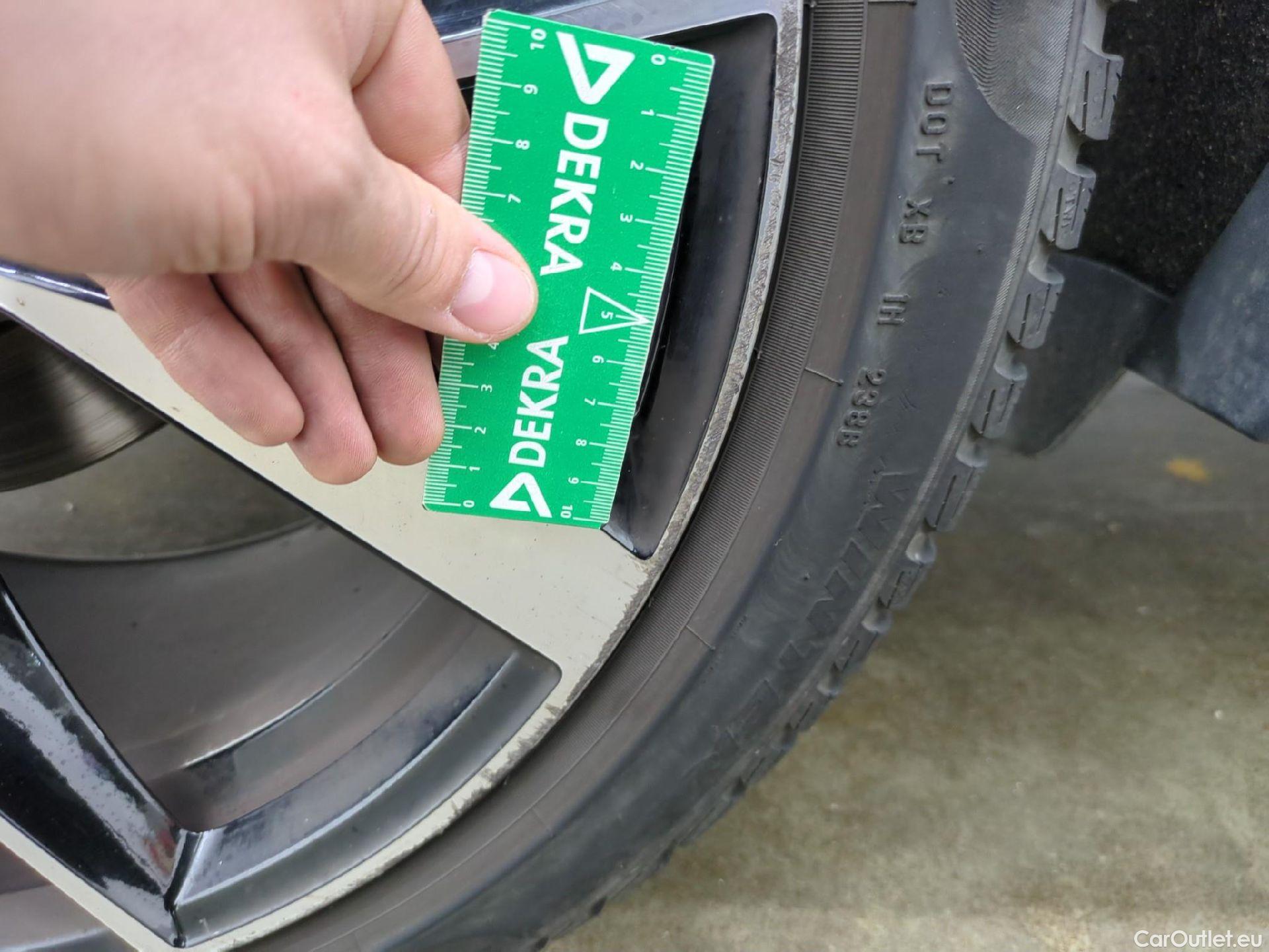  Volkswagen  Tiguan VOLKSWAGEN  Allspace / 2021 / 5P / SUV 2.0 TDI 150 DSG7 R-Line #32