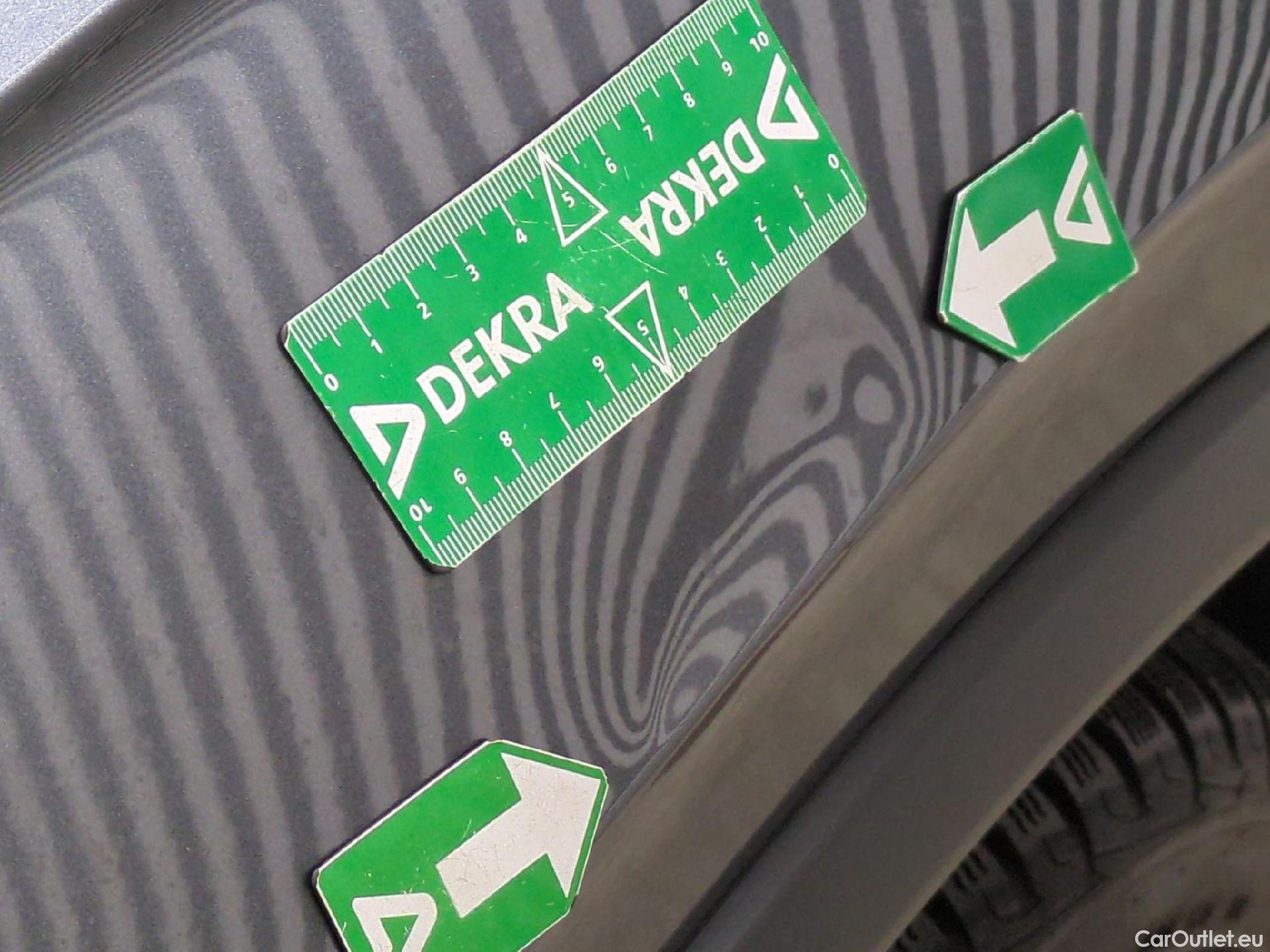  Volkswagen  Tiguan VOLKSWAGEN  Allspace / 2021 / 5P / SUV 2.0 TDI 150 DSG7 R-Line #46