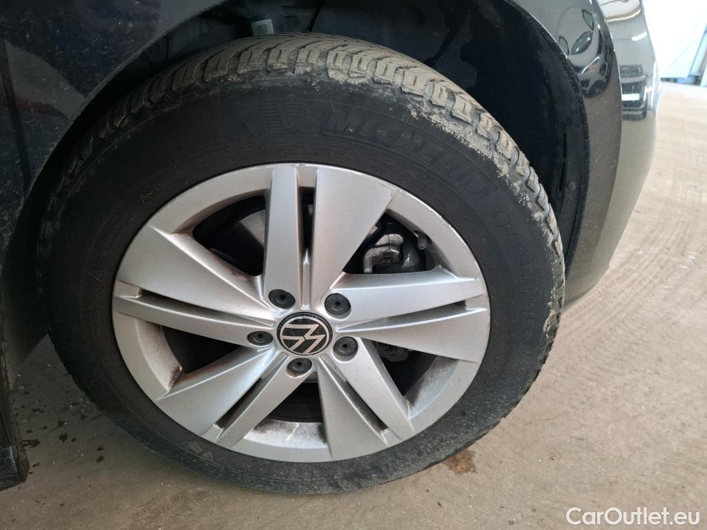  Volkswagen  Golf  VOLKSWAGEN / 2020 / 5P / Berline 1.5 eTSI OPF 150 DSG7 Life 1st #15