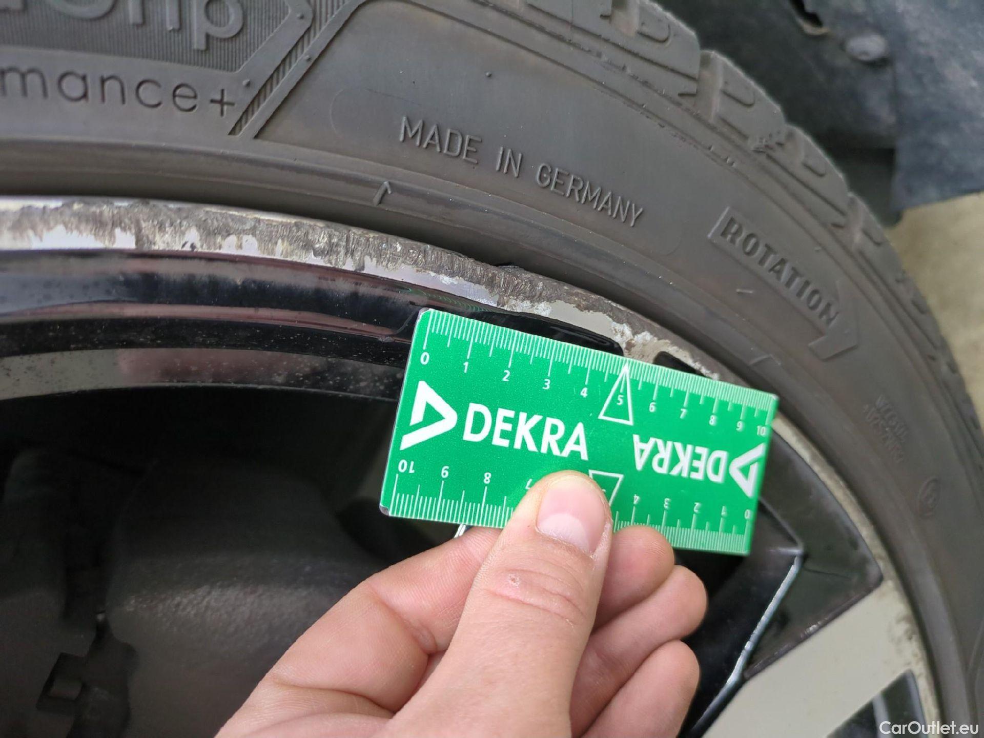  Volkswagen  Tiguan VOLKSWAGEN  Allspace / 2021 / 5P / SUV 2.0 TDI 150 DSG7 R-Line #11