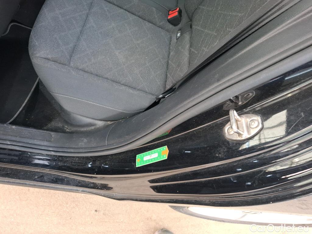  Volkswagen  Golf  VOLKSWAGEN / 2020 / 5P / Berline 1.5 eTSI OPF 150 DSG7 Life 1st #19