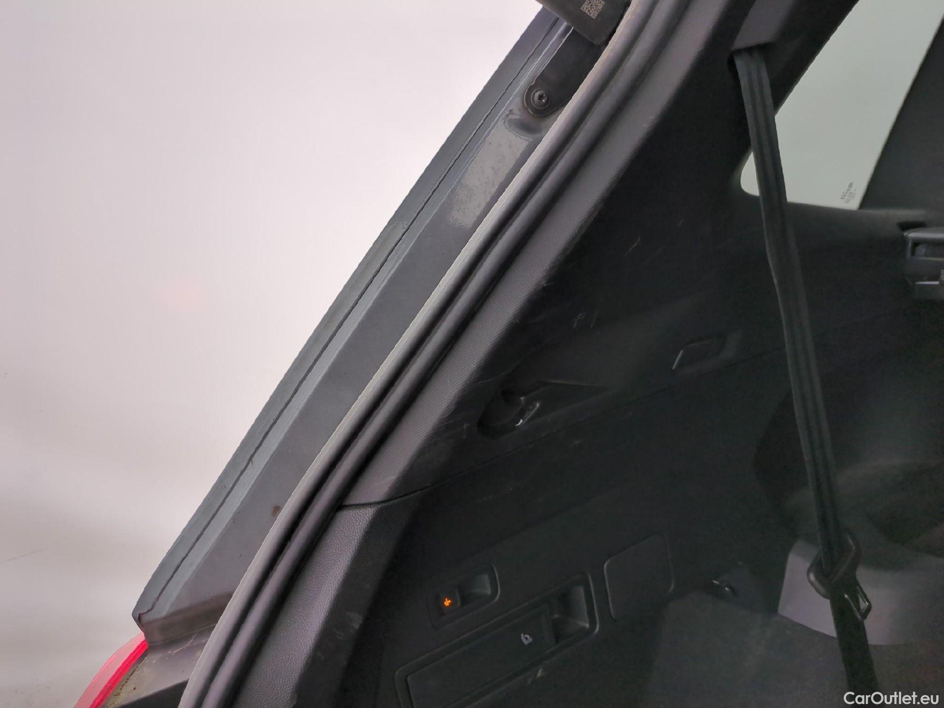  Volkswagen  Tiguan VOLKSWAGEN  Allspace / 2021 / 5P / SUV 2.0 TDI 150 DSG7 R-Line #6