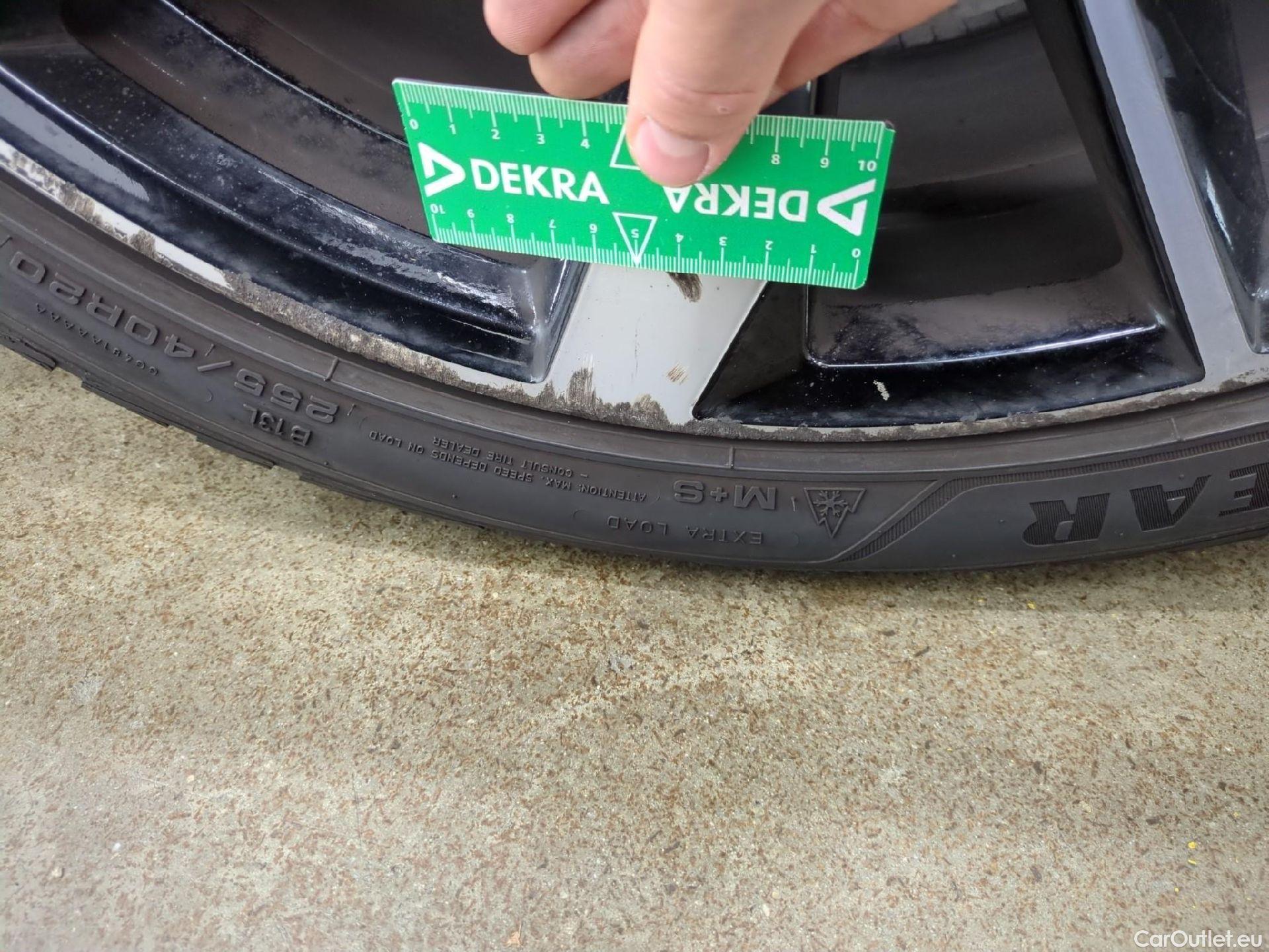  Volkswagen  Tiguan VOLKSWAGEN  Allspace / 2021 / 5P / SUV 2.0 TDI 150 DSG7 R-Line #9