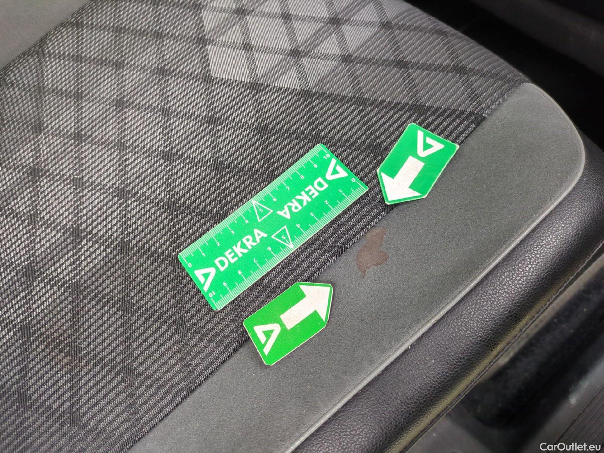  Volkswagen  Tiguan VOLKSWAGEN  Allspace / 2021 / 5P / SUV 2.0 TDI 150 DSG7 R-Line #74