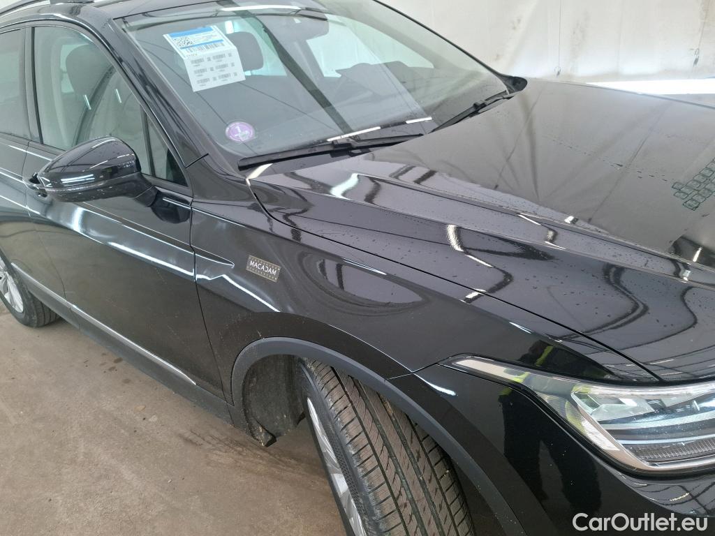  Volkswagen  Tiguan VOLKSWAGEN  / 2020 / 5P / SUV 1.4 eHybrid 245 DSG6 Life #33