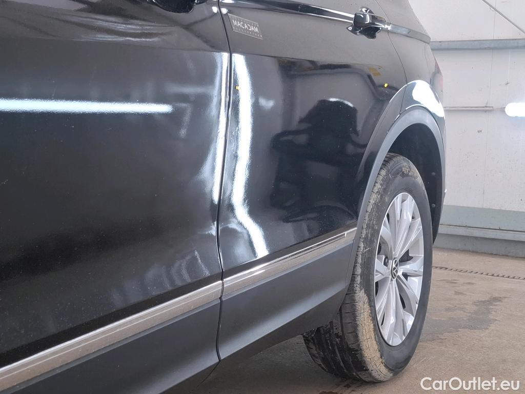  Volkswagen  Tiguan VOLKSWAGEN  / 2020 / 5P / SUV 1.4 eHybrid 245 DSG6 Life #10