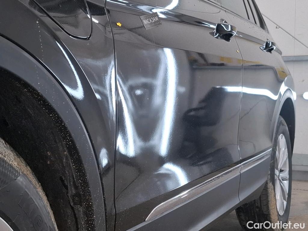  Volkswagen  Tiguan VOLKSWAGEN  / 2020 / 5P / SUV 1.4 eHybrid 245 DSG6 Life #18