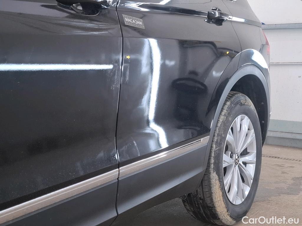  Volkswagen  Tiguan VOLKSWAGEN  / 2020 / 5P / SUV 1.4 eHybrid 245 DSG6 Life #9