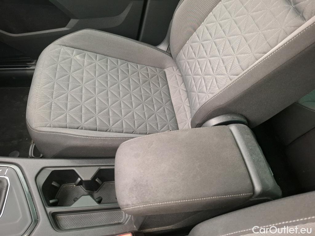  Volkswagen  Tiguan VOLKSWAGEN  / 2020 / 5P / SUV 1.4 eHybrid 245 DSG6 Life #48