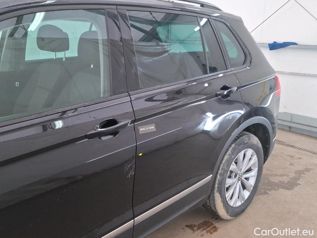  Volkswagen  Tiguan VOLKSWAGEN  / 2020 / 5P / SUV 1.4 eHybrid 245 DSG6 Life #4