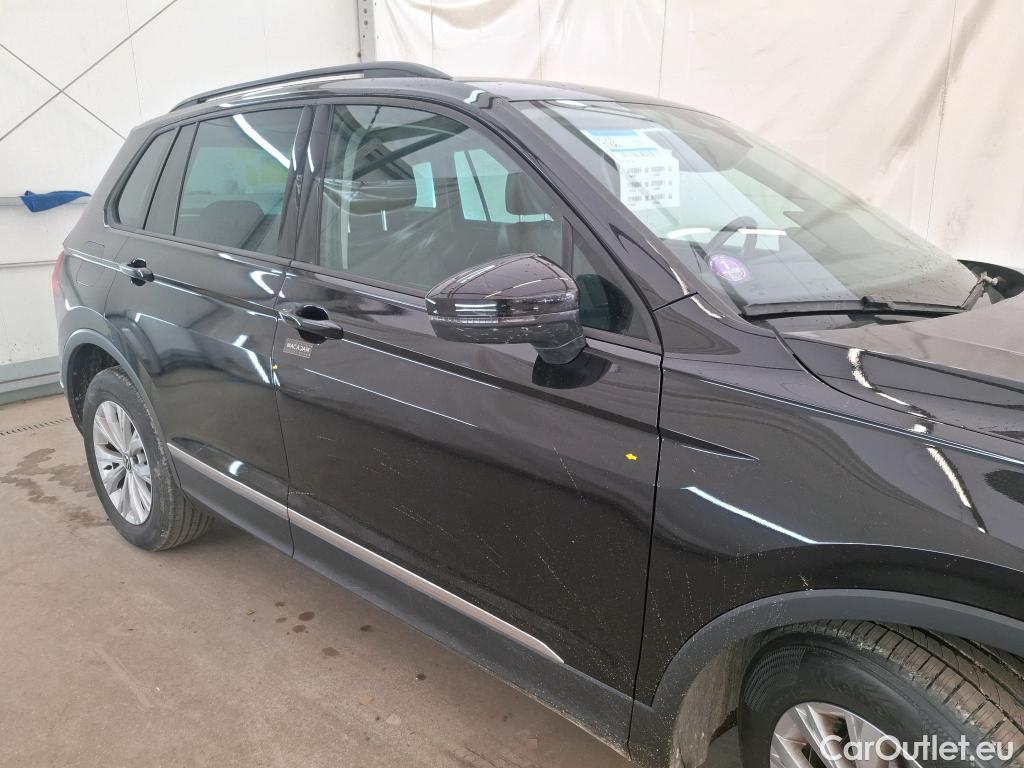  Volkswagen  Tiguan VOLKSWAGEN  / 2020 / 5P / SUV 1.4 eHybrid 245 DSG6 Life #26