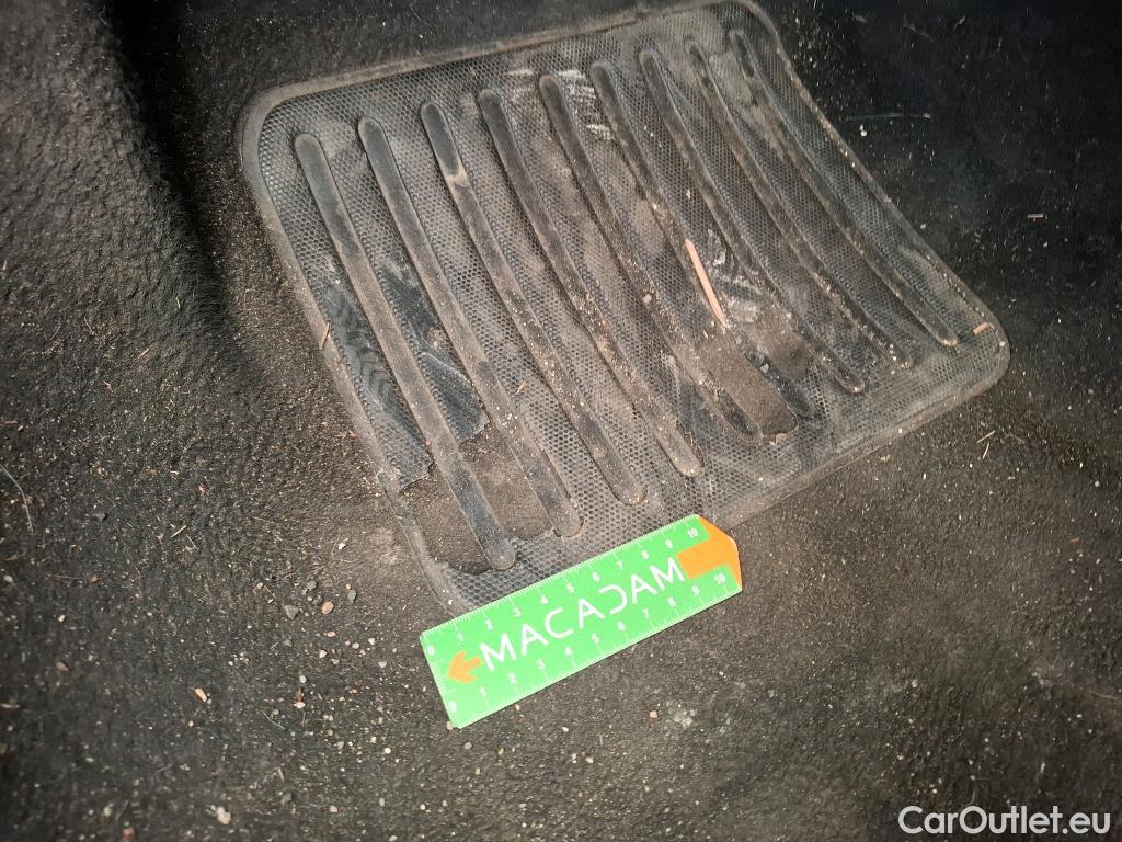  Peugeot  208  Affaire Premium 1.6 HDi 100CV BVM5 E6 #2