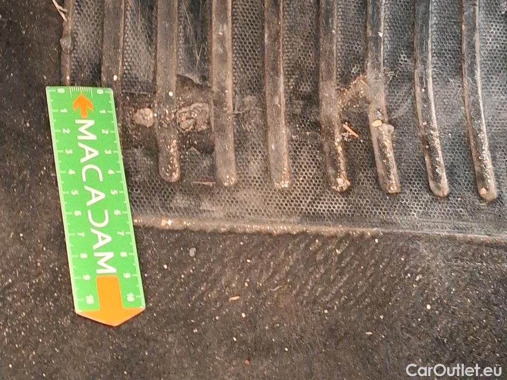  Peugeot  208  Affaire Premium Pack 1.6 HDi 75CV BVM5 E6 #17