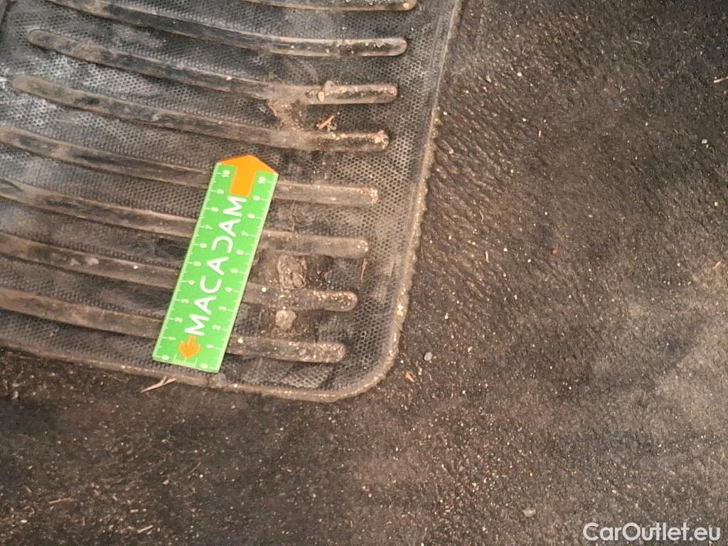  Peugeot  208  Affaire Premium Pack 1.6 HDi 75CV BVM5 E6 #16