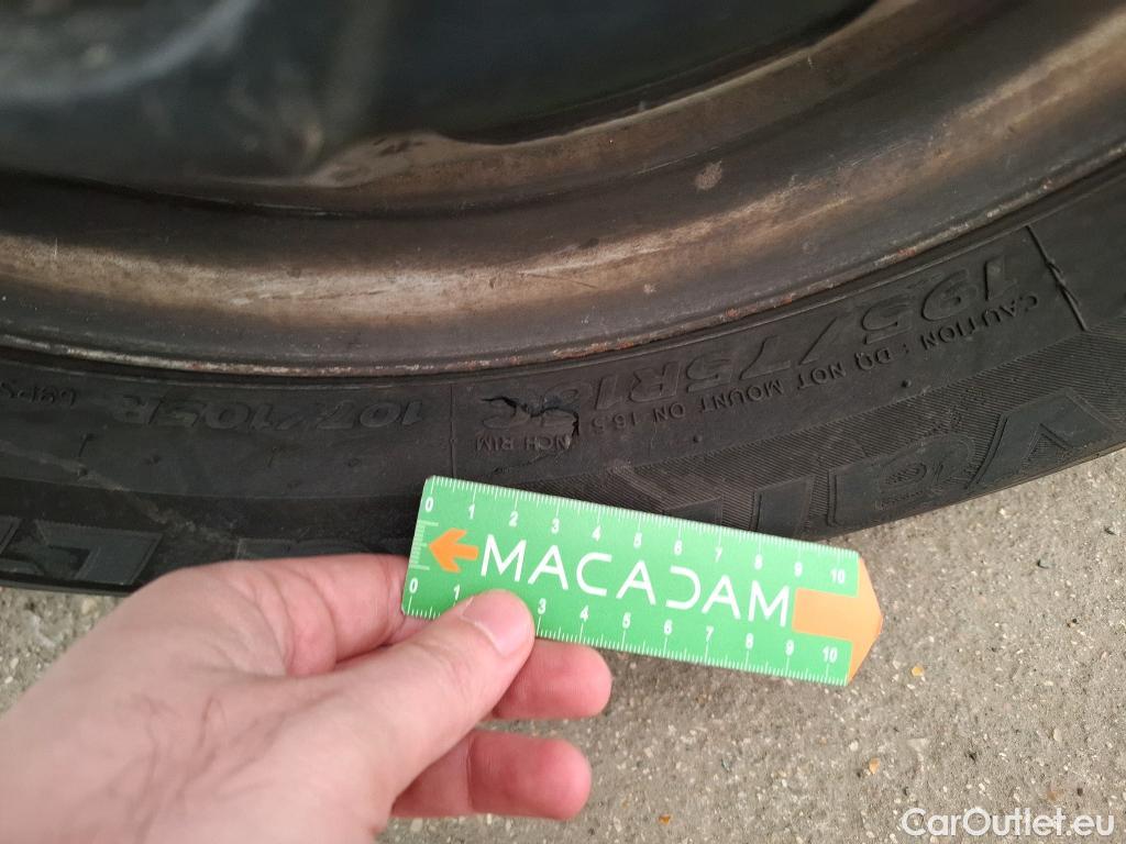  Iveco  Daily IVECO  VU 2p Châssis cabine (+)3.0 35C15H 3750 TOR #17