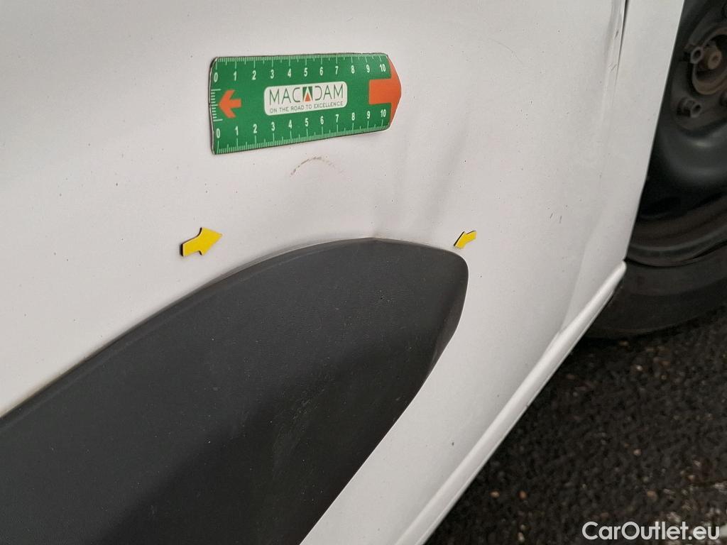  Toyota  Proace TOYOTA  City / 2019 / 4P / Fourgonnette 1.5 Medium 100 D-4D Business #6