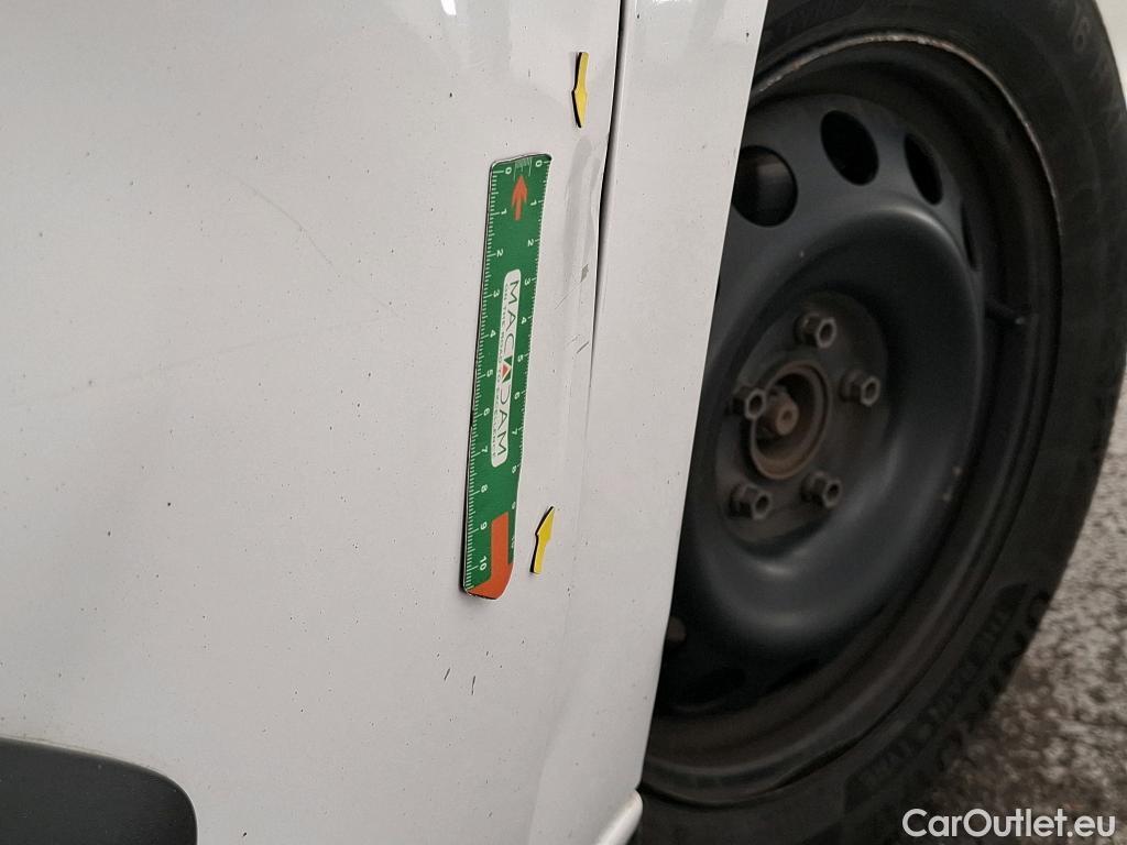  Toyota  Proace TOYOTA  City / 2019 / 4P / Fourgonnette 1.5 Medium 100 D-4D Business #8