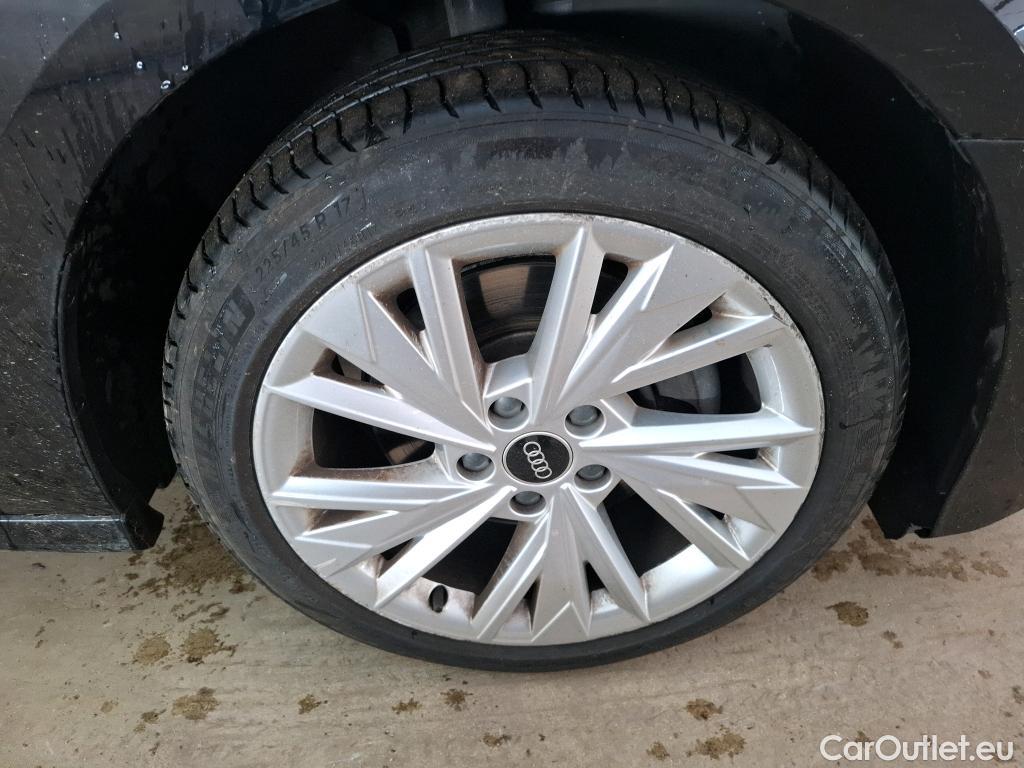  Audi  A3 AUDI  Sportback / 2020 / 5P / Berline 35 TFSI 150 MHEV S Tronic Design Luxe #32