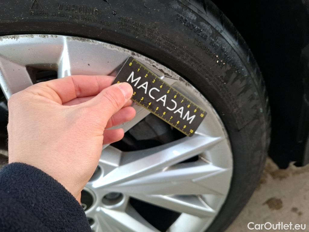  Audi  A3 AUDI  Sportback / 2020 / 5P / Berline 35 TFSI 150 MHEV S Tronic Design Luxe #34