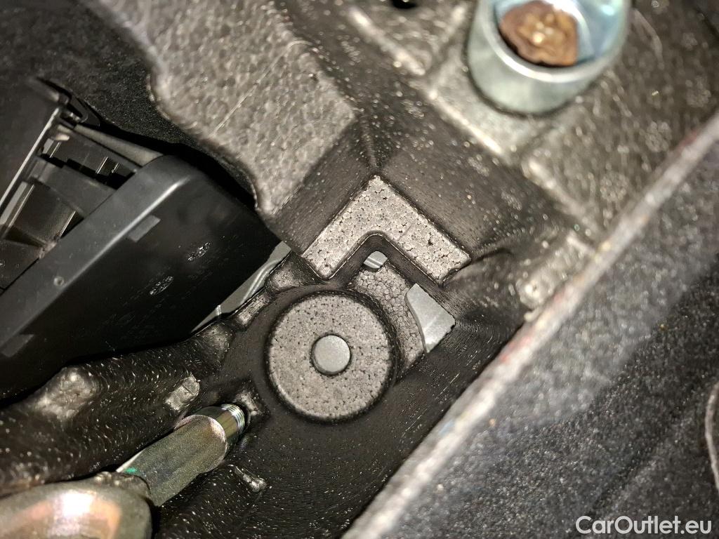  Bmw  Serie 1 BMW Série 1 / 2019 / 5P / Berline 118i DKG7 Business Design / VO RECONDITIONNE - PHOTOS AVANT RECONDITIONNEMENT #21