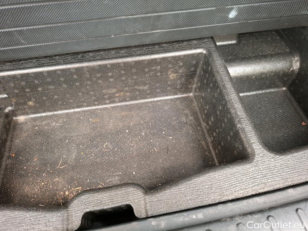  Hyundai  Tucson  Business Mild-Hybrid 2WD 1.6 CRDI 135CV BVA7 E6d #9