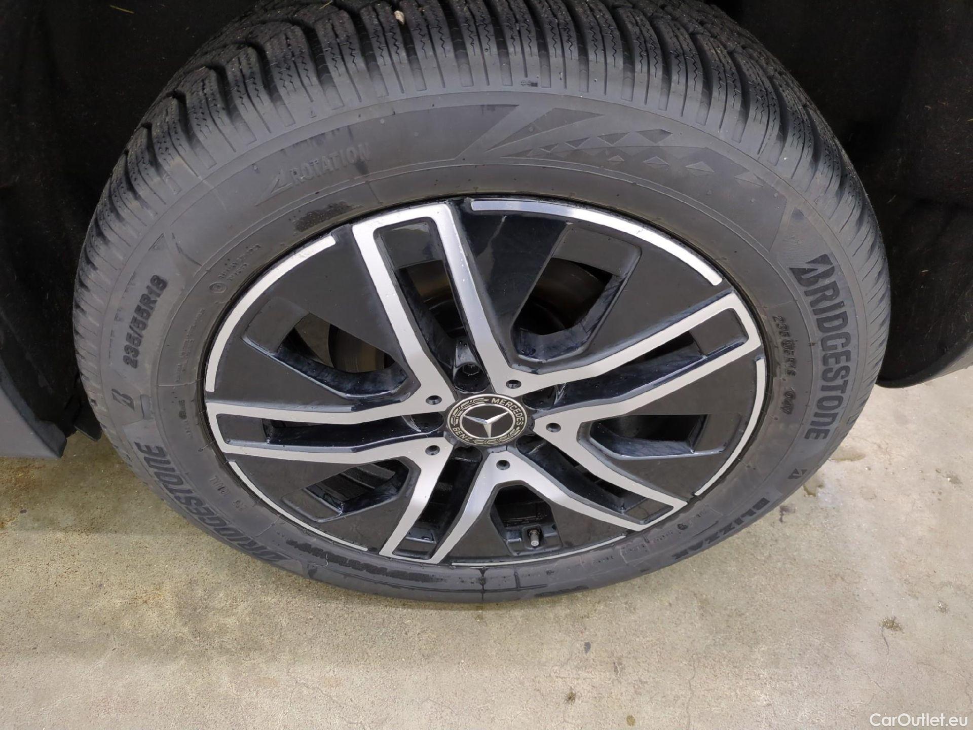  Mercedes  GLA MERCEDES-BENZ  / 2020 / 5P / SUV  200 D BUSINESS LINE DCT #6