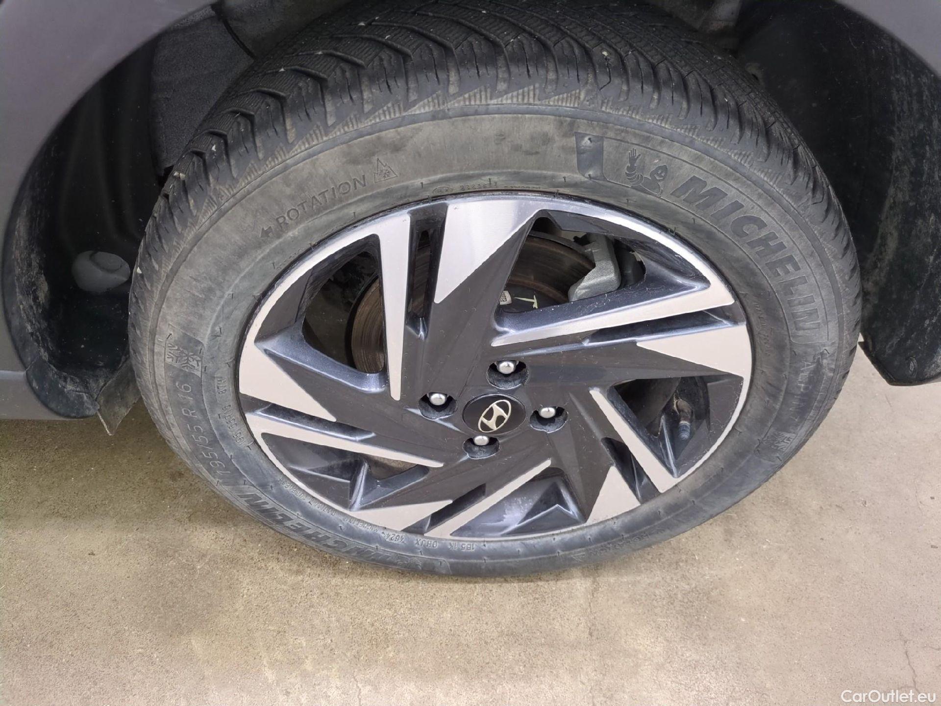  Hyundai  Bayon HYUNDAI  / 2021 / 5P / SUV 1.0 T-GDI 100 HYBRID 48V INTUITIVE #5