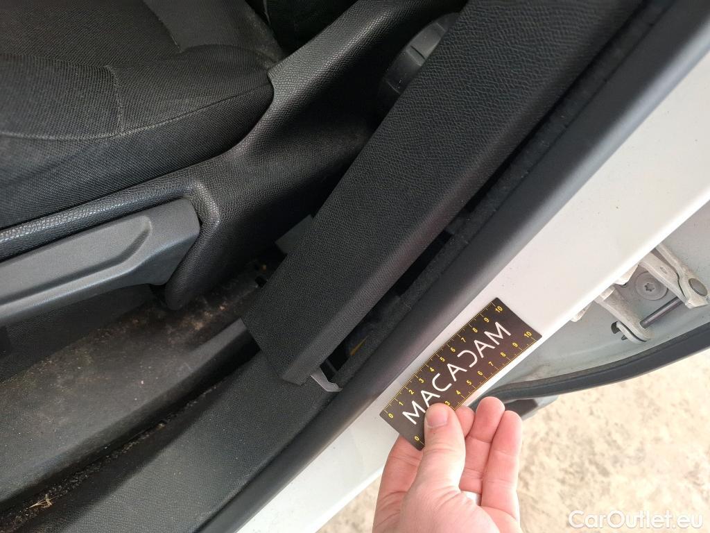  Peugeot  3008  Active Business 1.5 HDi 130CV BVA8 E6d #35