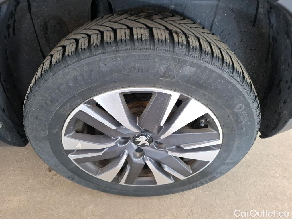  Peugeot  2008 PEUGEOT  5p Crossover BlueHDi 100 ¤6.c S&S ALLURE BUSINESS #32