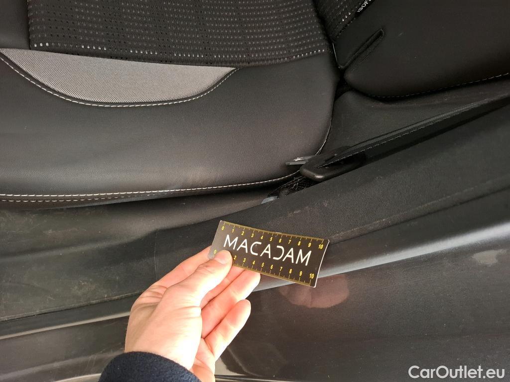  Peugeot  2008 PEUGEOT  5p Crossover BlueHDi 100 ¤6.c S&S ALLURE BUSINESS #30