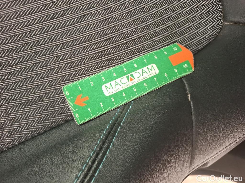  Peugeot  3008  Allure Pack 1.5 HDi 130CV BVA8 E6d #2