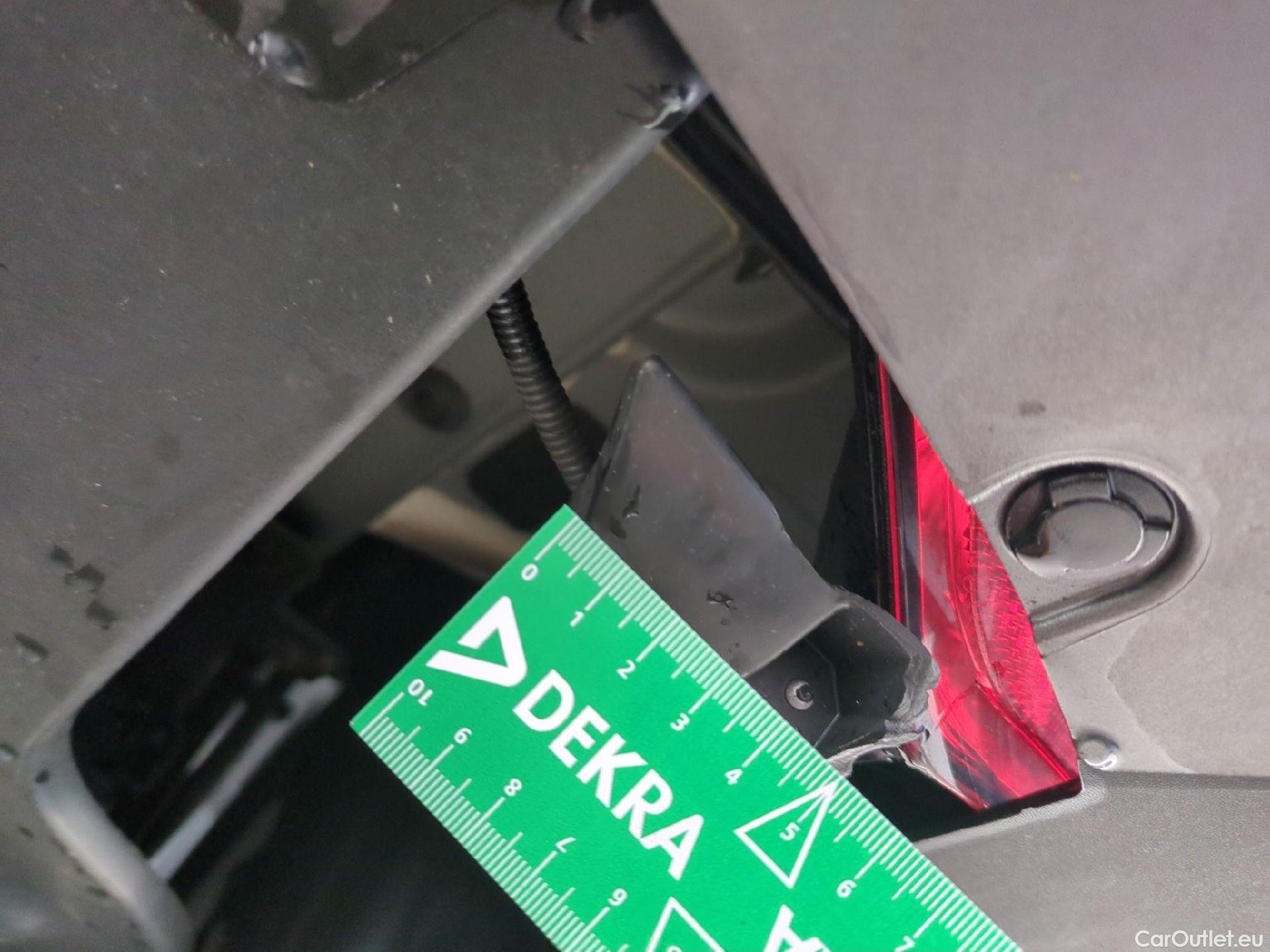  Renault  Arkana RENAULT  / 2021 / 5P / SUV R.S. Line TCe 160 EDC FAP - 21B #19