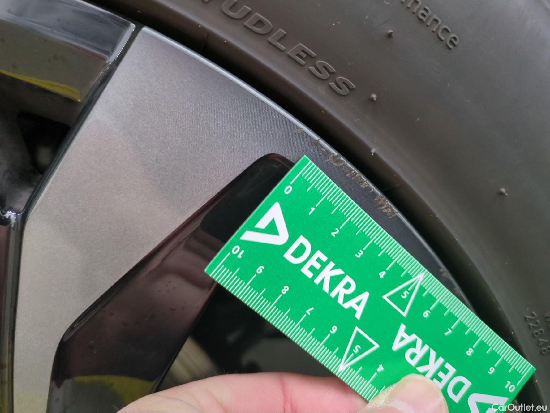  Renault  Arkana RENAULT  / 2021 / 5P / SUV R.S. Line TCe 160 EDC FAP - 21B #4