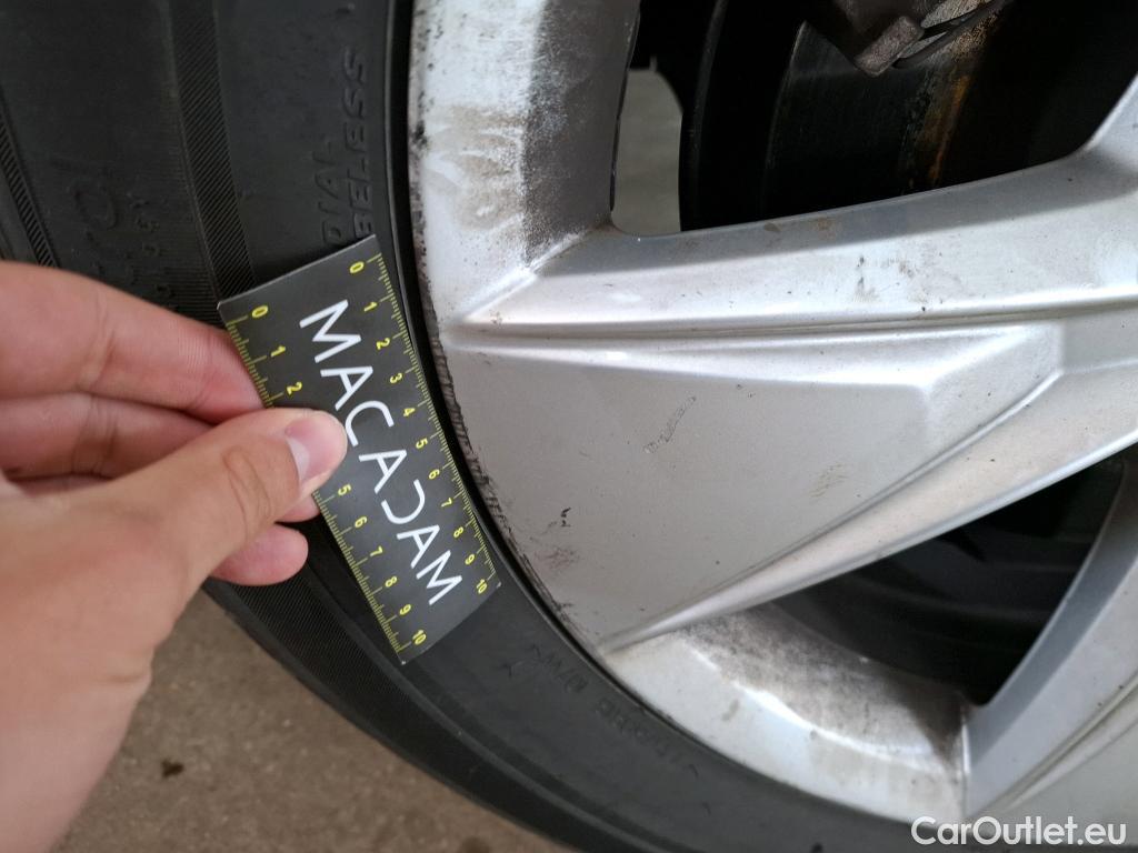  Volvo  XC60  Momentum Business 2WD 2.0 B4 195CV BVA8 E6d #14