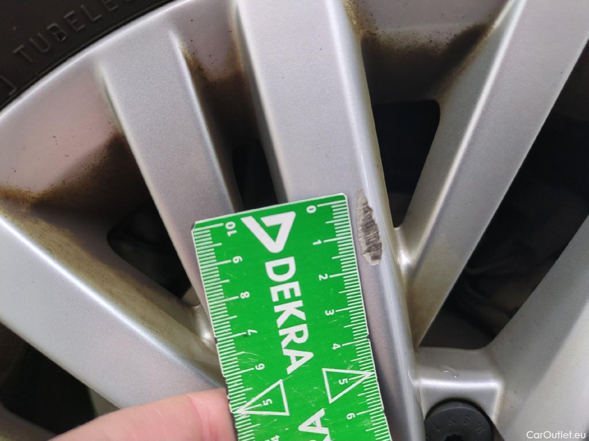  Volkswagen  T-ROC VOLKSWAGEN  / 2017 / 5P / SUV 2.0 TDI 150 LOUNGE BUSINESS DSG7 #15