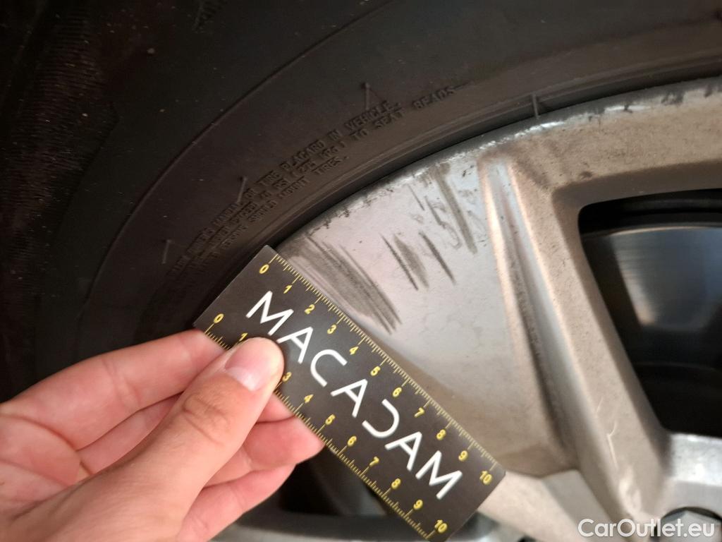  Volvo  XC60  Momentum Business 2WD 2.0 B4 195CV BVA8 E6d #18