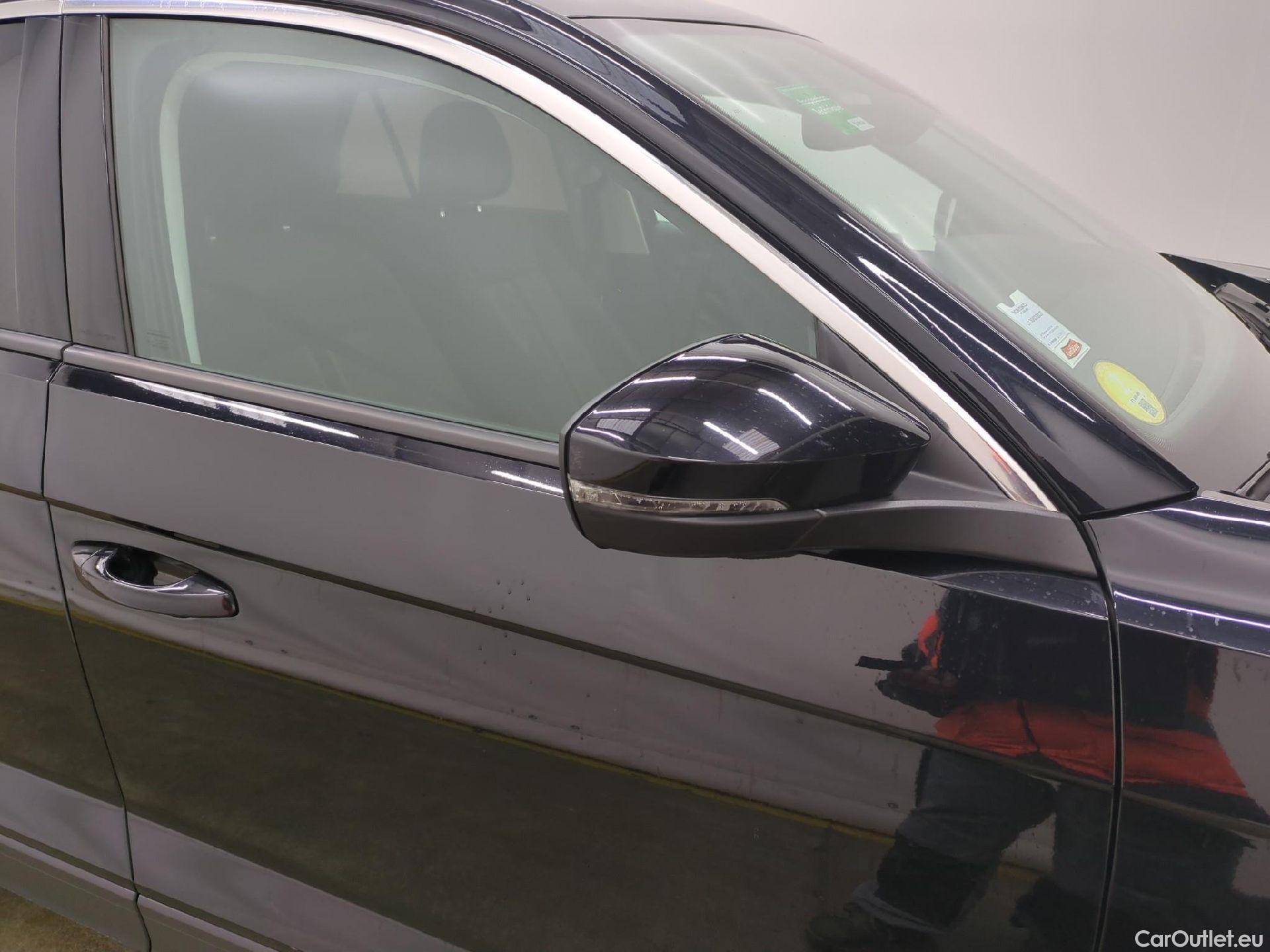  Volkswagen  T-ROC VOLKSWAGEN  / 2017 / 5P / SUV 2.0 TDI 150 LOUNGE BUSINESS DSG7 #42